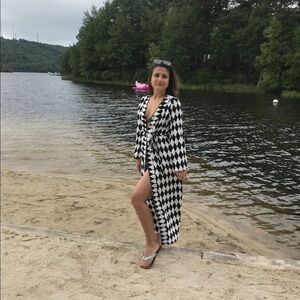 BLACK & White Cover Up